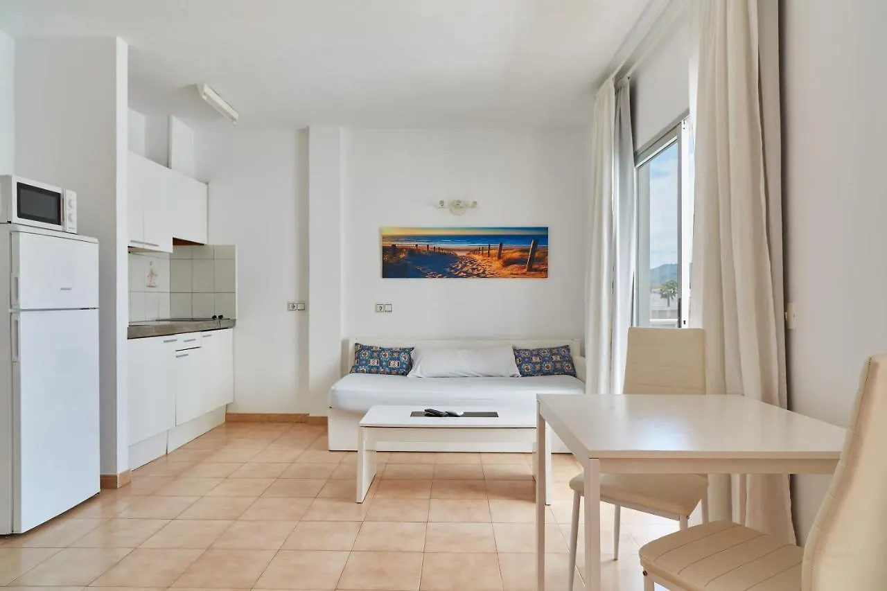 Apartamentos San Antonio Beach 3*, Sant Antoni de Portmany Espagne