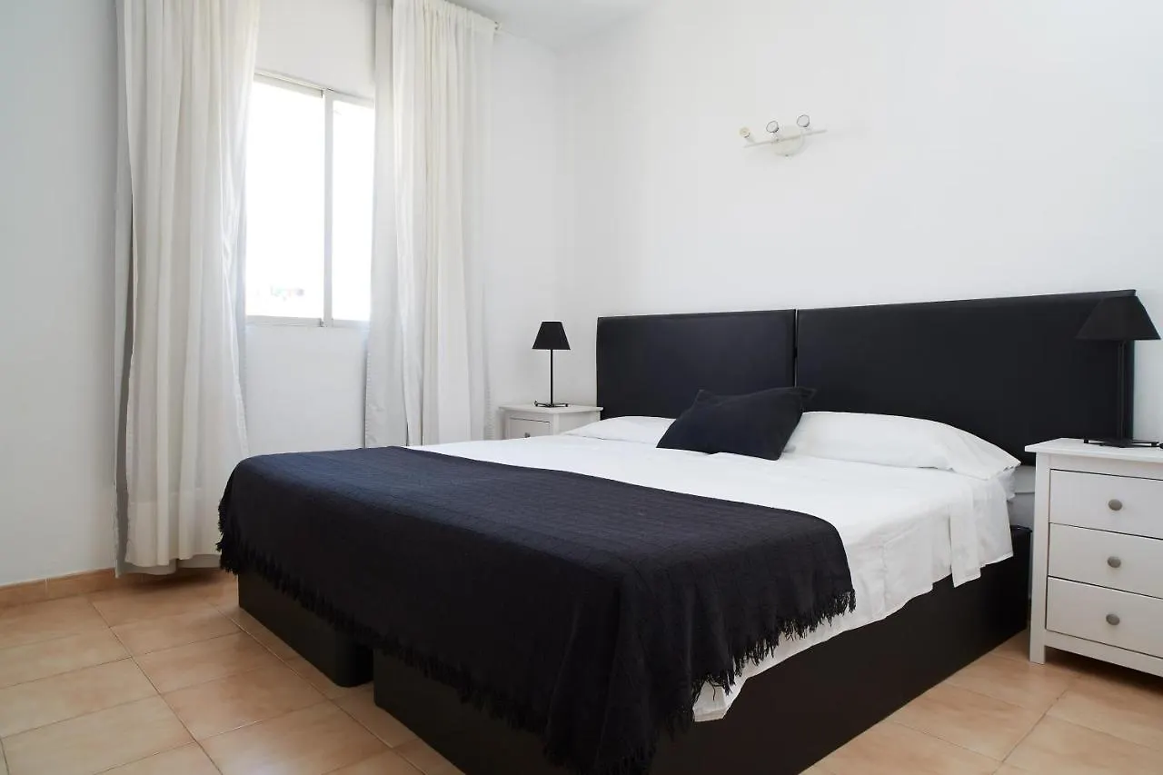 Appart hôtel Apartamentos San Antonio Beach