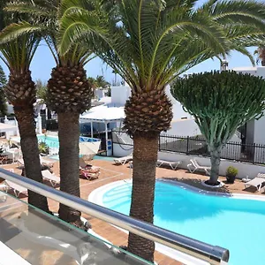 https://los-tulipanes.in-canary-islands.com